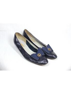 Vtg 90s Bally Emily Navy Bow Flats 10.5N Blue Ribbon Metal Logo Classic Mod Skin